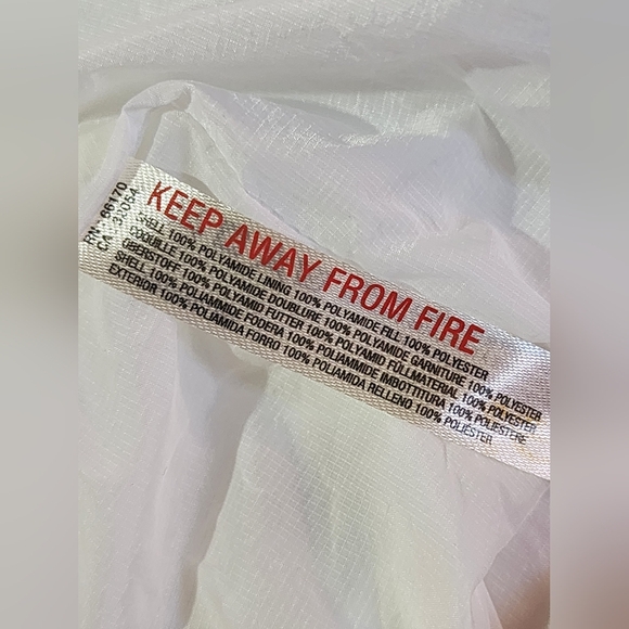 Free People In A Bubble Puffer Vest in Painted White Size Large NEW - Picture 12 of 12